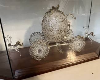 $100 - Excellent Condition                                                                                             Cinderella Horse Drawn Carriage w/ Protective Plastic Case