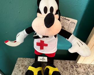 $10                                                                                                       Disney Plush Lifeguard GOOFY: Toy Factory 