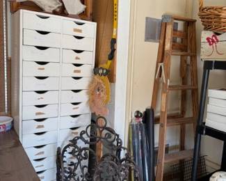 Storage drawers, fireplace screen, ladder