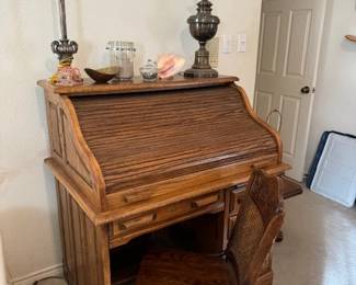 Rolltop desk and chair