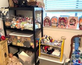 Doll furniture, dolls, purses