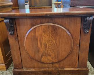 Stunning Hutch topper