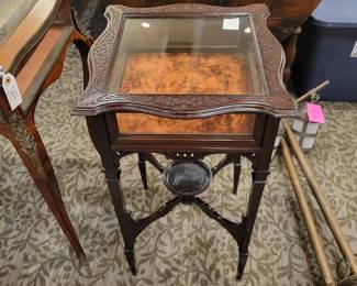 Incredible chinoiserie style vitrine