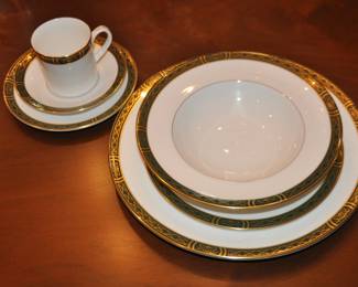A Phenomenal Royal Worcester "Mountbatten Green and Gold " Fine Bone China Set, Made in England, Circa 1979, 6 Piece Place Setting for 12.  The Set Also Has a Set of 11 Serving Pieces Available