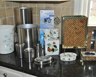 We have many beautiful vanity/bathroom sets to suit your style. 