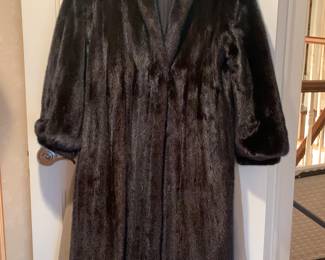 Gorgeous Vintage Black Diamond Mink Coat, Size Medium in Pristine Condition.