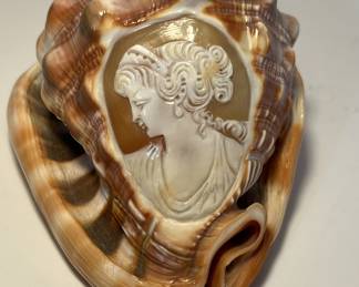 Italian conch shell Cameop with detailed Hand Carved lady Beautiful