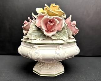 Nora Fenton Italian pottery lidded dish