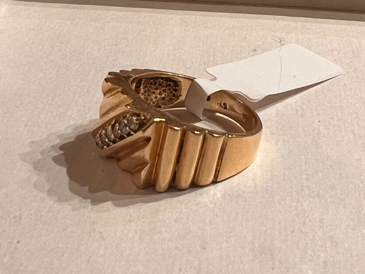 ALGONQUIN SALE by POTPOURRI ESTATE SALES starts on 4/5/2024