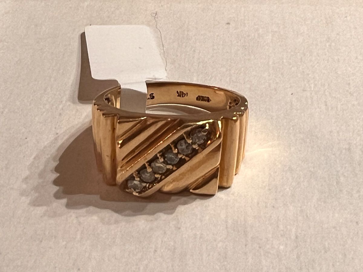 ALGONQUIN SALE by POTPOURRI ESTATE SALES starts on 4/5/2024