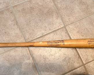Vtg. Roberto Clemente Louisville Slugger wooden 125 baseball bat  