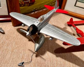 Fox Mark airplane w/pull string propeller 