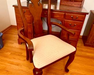 Queen Anne chair 