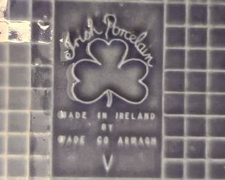 Wade Irish pottery trinket box