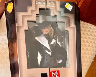 Disney - Cruella De Vil - Great Villains collection - 1st in series 