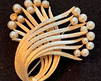 1950's Lisner pin (as is) 