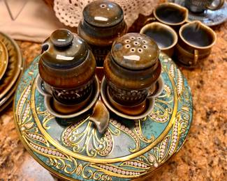 Vtg. Wade Irish Porcelain - Salt & Pepper shakers on a 3 leaf clover tray 