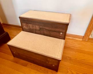 Bed step w/storage 