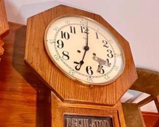 Vtg. Regulator clock w/key