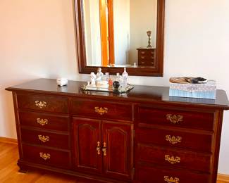 Cresent Cherry ladies dresser w/mirror 
