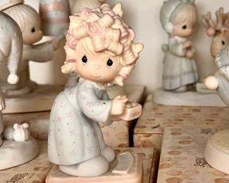 Huge collection of Precious Moments 