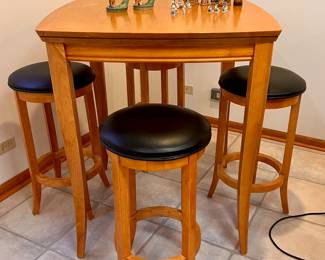 High table w/4 stools 