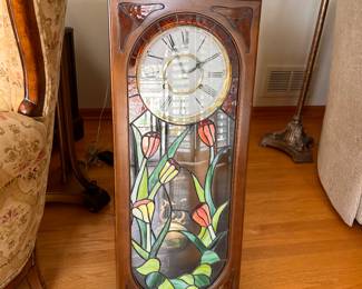 Stain glass wall clock w/key