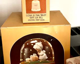 Huge collection of Precious Moments 