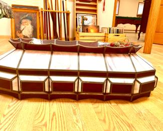 Beautiful stain glass lamp - great for a pool table 