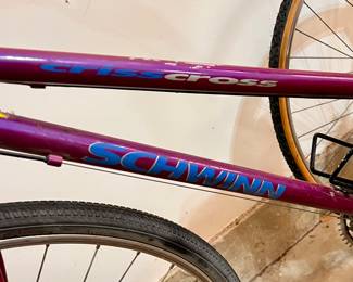 Ladies' Schwinn Criss Cross bike