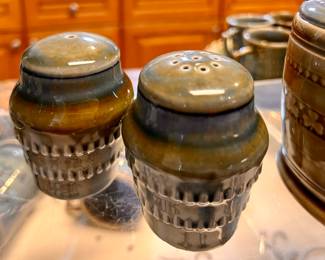 Vtg. Wade Irish Porcelain - salt & pepper shakers 