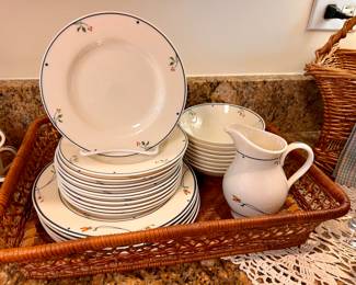 Ariana - Town & Country fine china by Gorham