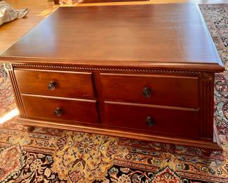 Beautiful coffee table with drawers 