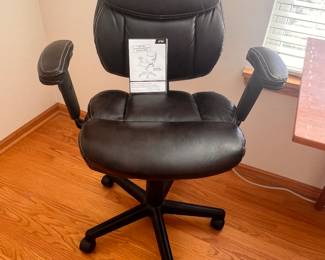 Ariel office chair 
