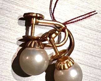 14K and pearl earrings 