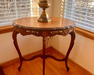 Antique oval table