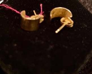 30%off -  14K Gold earrings 