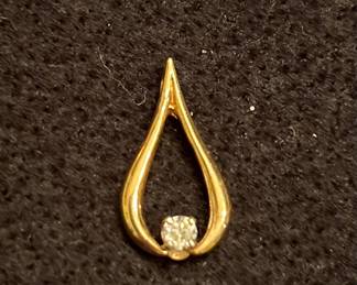 30%off -  14k gold pendant 