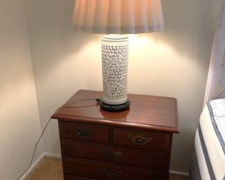 This is the other half of the nightstands and the lamps.