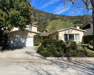 This is the front of the sale location, so you know what to look for.