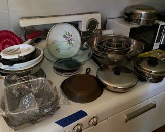 Cookware/Cast Iron Pan