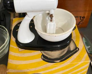 Miniature Mixer Salt and Pepper in Box