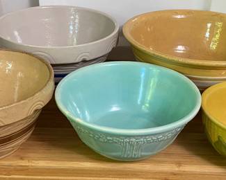 Assorted Banded Kitchen Bowls