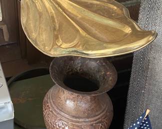 Figural Leaf Table Lamp