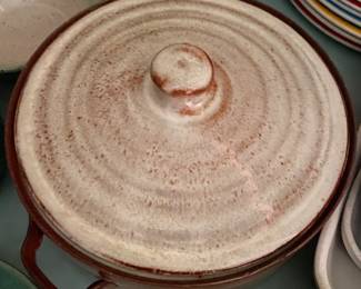 North Carolina Pottery Colonial Cream Covered Casserole