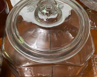 Lance Jar (Bottom Has No Paint)