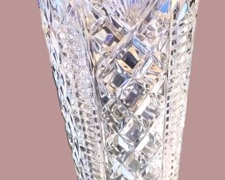 WATERFORD CRYSTAL PINEAPPLE AND DIAMOND SKYSHELL VASE 10 INCHES TALL