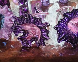 GLASS BLOWN PURPLE FLOWERS