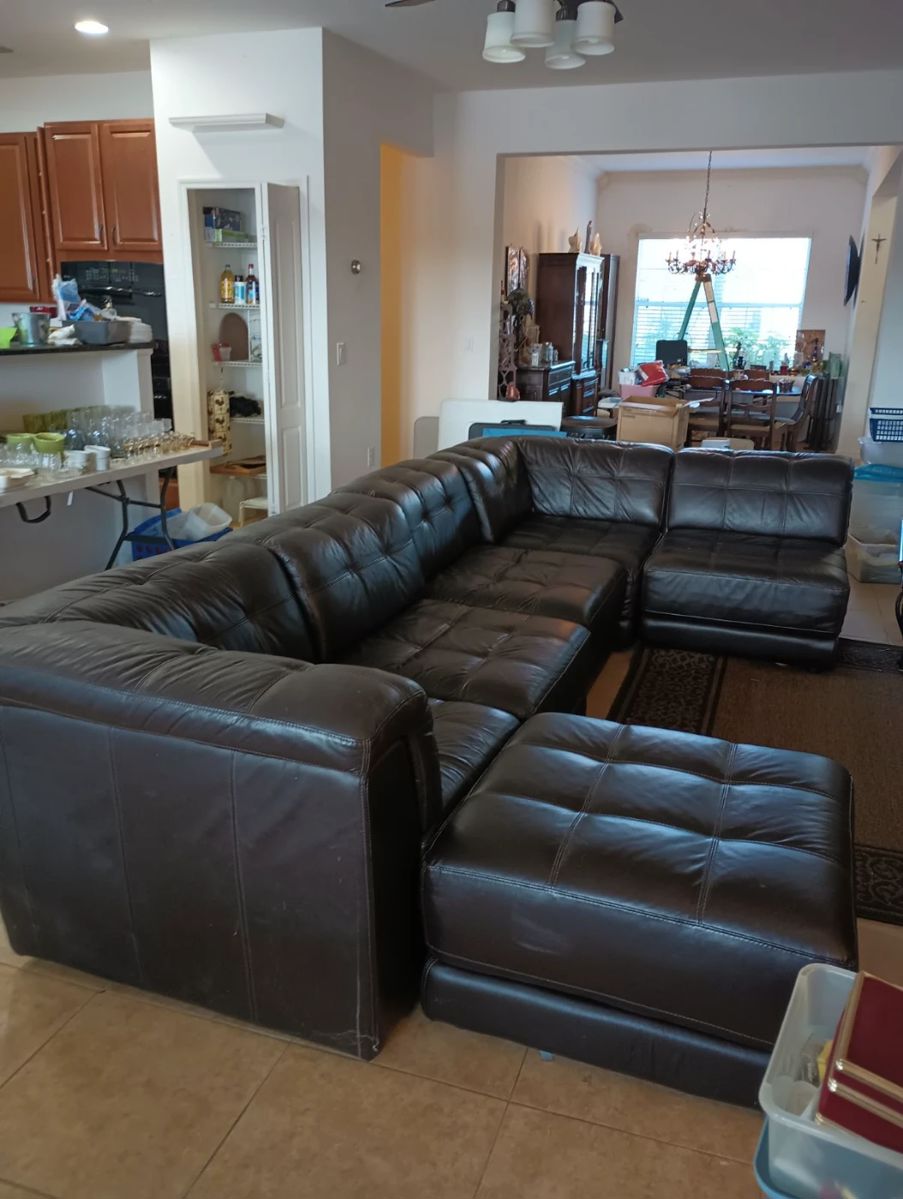 Full House in Crystal Lakes West Melbourne! starts on 3/8/2024