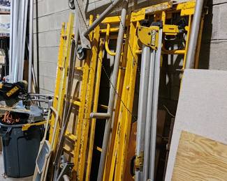 yellow metal scafolding